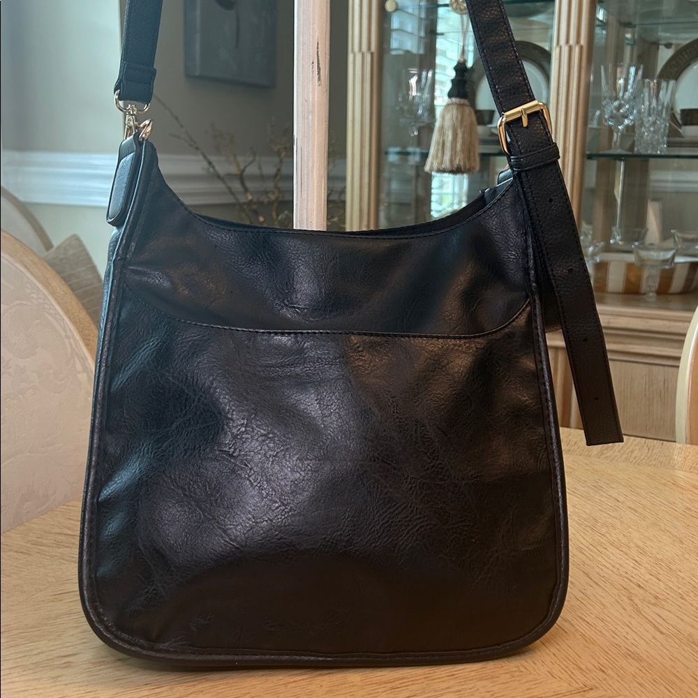 Ahdorned Classic Messenger Bag